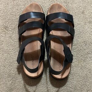Vionic Black Strappy Sandals for Women